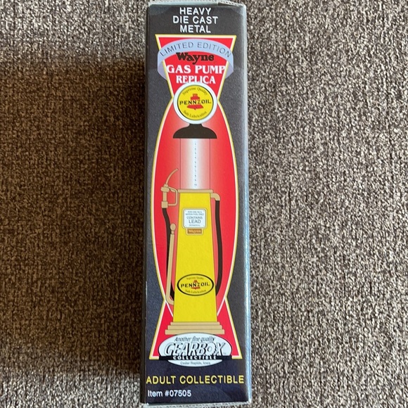 Gearbox Wayne Gas Pump Replica Collectible Toy - Picture 3 of 9